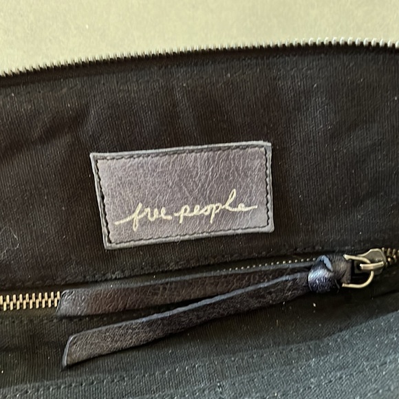 New Free People leather clutch. - Picture 4 of 9